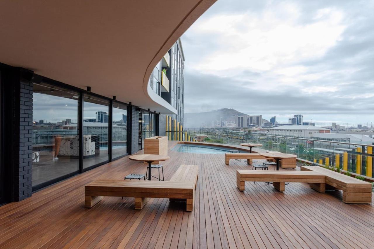 Apartment Brand New Penthouse With Waterfront Views *